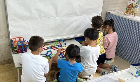 자유롭게 놀 수 있는 어린이 놀이학교 만들기